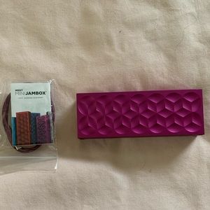 Jawbone Mini Jambox with all cords